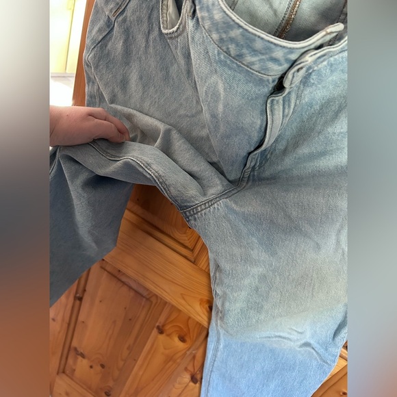 American Eagle Size 18 Short Mom Jeans - Strigid, Comfortable Denim, High Rise - Picture 6 of 10